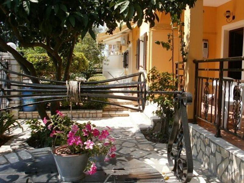 Aparthotel Kantaros 2*